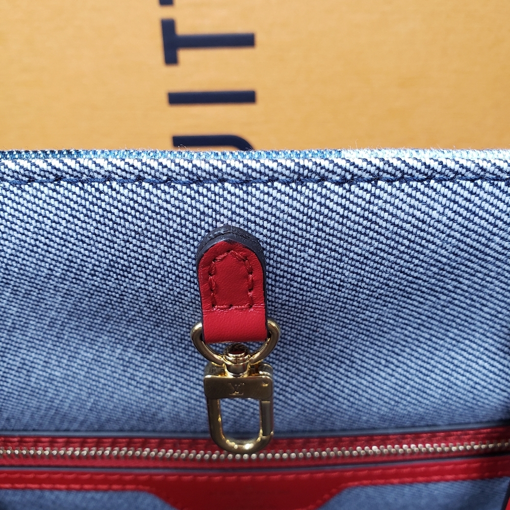 New!! Authentic Louis Vuitton ONTHEGO Tote Bag - Picture 8 of 12